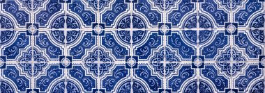 Portekiz 'deki Azulejos, tipik bir evin detayları, mavi renk.
