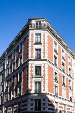 Paris, tipik cepheler, Montmartre 'deki eski binalar.