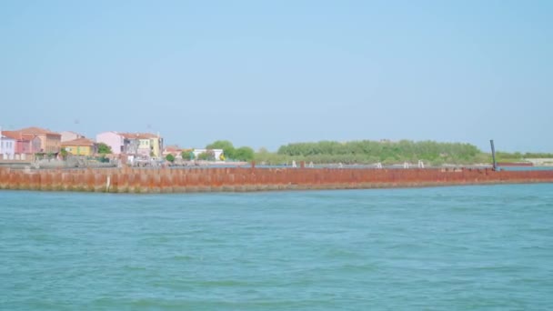 Special fencing for building structures in Venetian lagoon — Stock Video