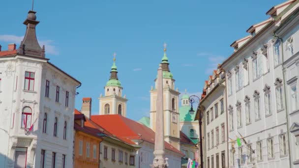 Rue Ljubljana avec bâtiments architecturaux historiques — Video