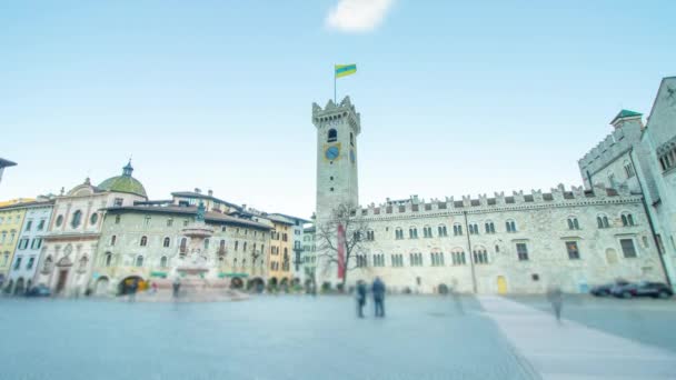 Duomo Square med katedral i historiska staden Trento — Stockvideo