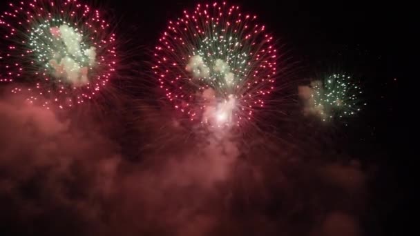 Colorful Fireworks Explode Night Sky Spreading Smoke Feast Redeemer Venice — Αρχείο Βίντεο