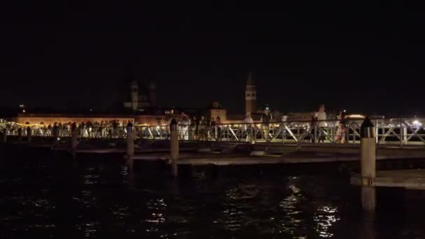 Venice Italy July 2022 People Walk Illuminated Waterfront Enjoying Traditional — 图库视频影像