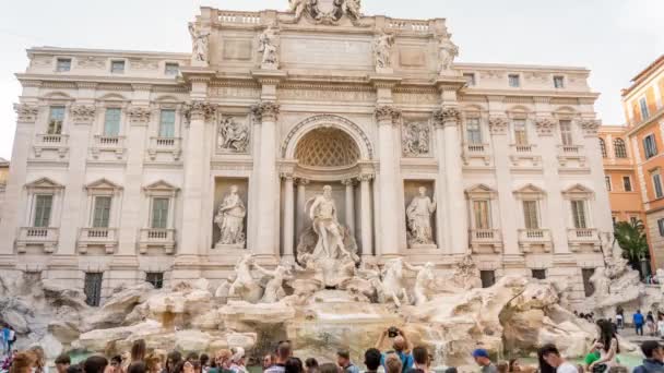 Rome Italy May 2022 Tourists Visit Famous Trevi Fountain Center — Vídeo de Stock