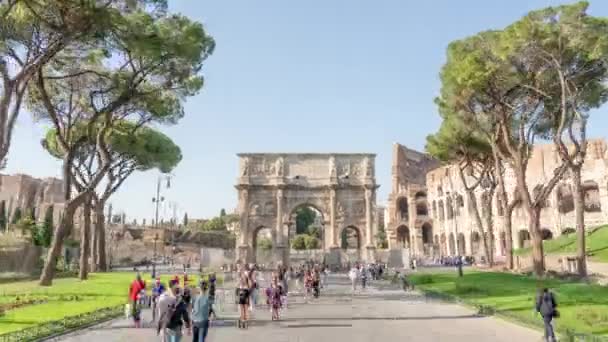 Rome Italy May 2022 People Sightseeing Arch Constantine Built Colosseum — Vídeo de Stock