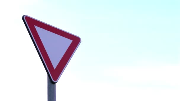 Triangle Road Sign Pointing — Stok Video