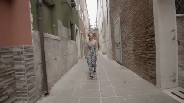 Woman Walks Street Chioggia Venice — Vídeos de Stock