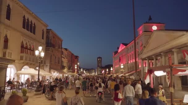 Chioggia Italia Agosto 2022 Gente Camina Por Calle Ciudad Con — Vídeos de Stock