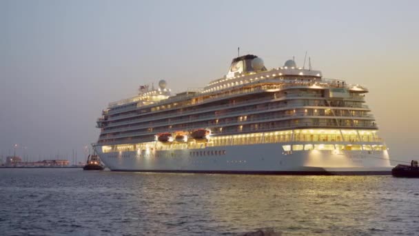 Augustus 2021 Viking Sea Cruiseschip Chioggia — Stockvideo