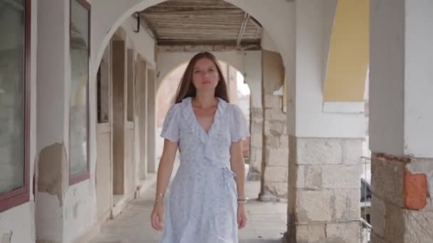 Beautiful Woman Walks City Venice — Stock Video