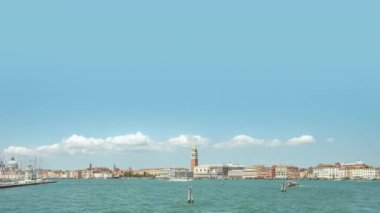 Venedik 'teki gölde zaman ayarlı