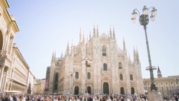 Milan Italië April 2022 Overvolle Plein Het Centrum Van Milaan — Stockvideo