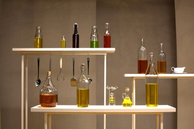 Zeytin yağı şişesi