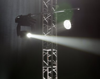 konser sırasında sahneden ışık