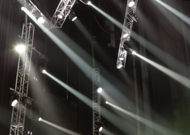 konser sırasında sahneden ışık