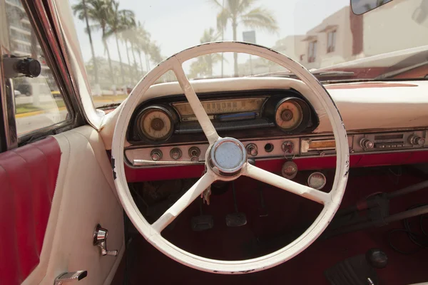 Retro car — Stock Photo, Image