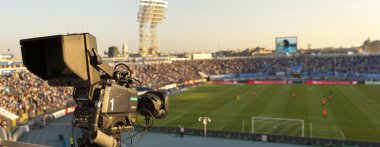 TV, futbol.