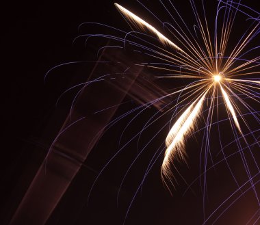 Siyah arkaplanda havai fişekler