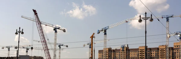 Grue et construction de bâtiments — Photo