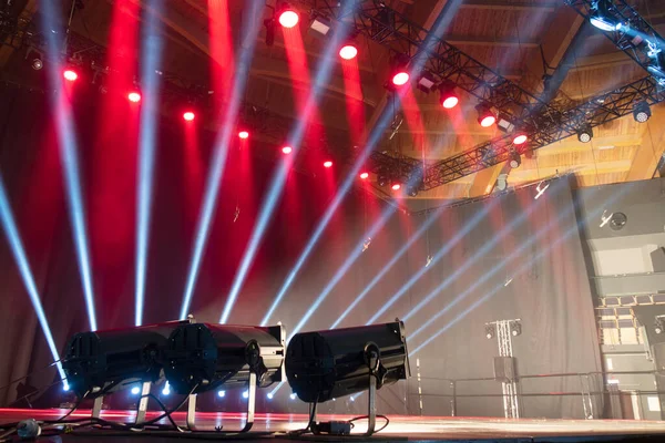Bühnenbeleuchtung Theater Und Beim Konzert Beleuchtungstechnik Auf Einer Leeren Bühne — Stockfoto