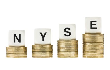 NYSE new york Menkul Kıymetler Borsası harf altın para yığınları üzerinde