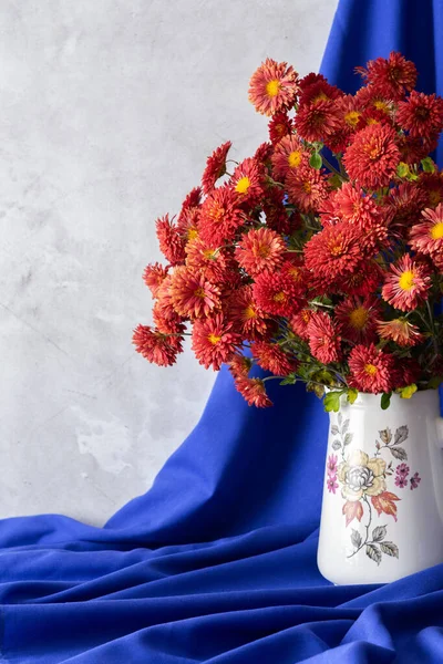Beautiful Bouquet Autumn Orange Chrysanthemum Flowers Vase Blue Tablecloth Part — Stock Photo, Image