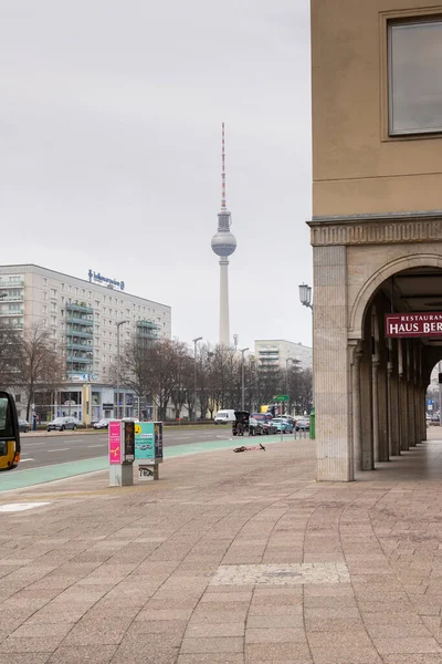 Berlin Almanya Aralık 2021 Lichtenberger Caddesi Nden Televizyon Kulesinin Görüntüsü — Stok fotoğraf