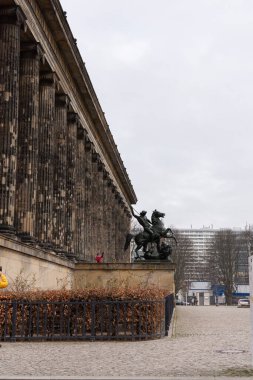 Berlin, Almanya - 27 Aralık 2021: Berlin 'deki Eski Müze, Altes Müzesi