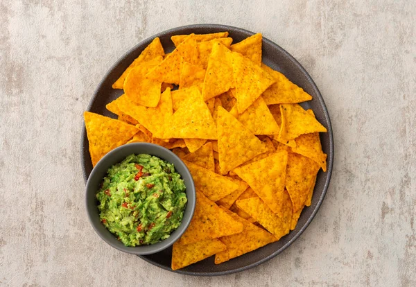 Mexikanische Mais Chips Nachos Mit Avocado Paprika Sauce Draufsicht Kopierraum — Stockfoto