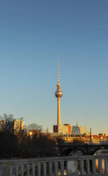 Berlin Almanya Aralık 2021 Berlin Merkezindeki Televizyon Kulesinin Görüntüsü Mitte — Stok fotoğraf