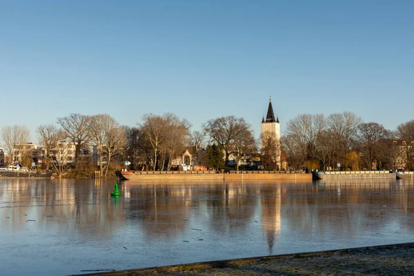 Berlin Germany December 2021 Walk Spree River View Other Bank — Stock Photo, Image