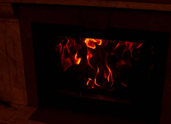 Burning Wood Home Fireplace Red Flames — Stock Photo, Image