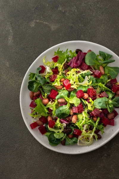 Salada Quente Com Salada Mista Com Beterraba Fervida Feijão Com — Fotografia de Stock