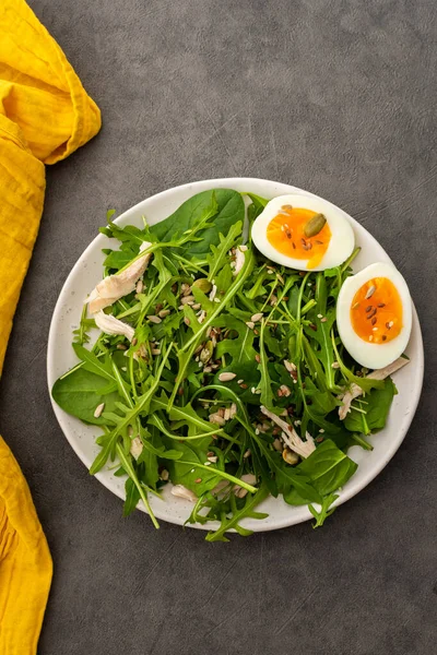 Delicious Light Salad Arugula Spinach Boiled Eggs Chicken Breast Sprinkled — Stock Photo, Image