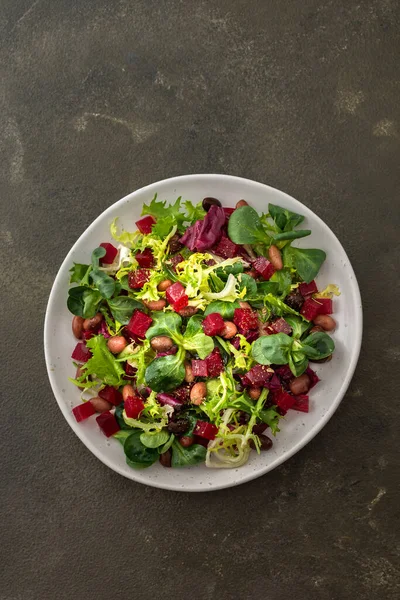 Insalata Calda Con Insalata Mista Con Barbabietola Bollita Fagioli Con — Foto Stock