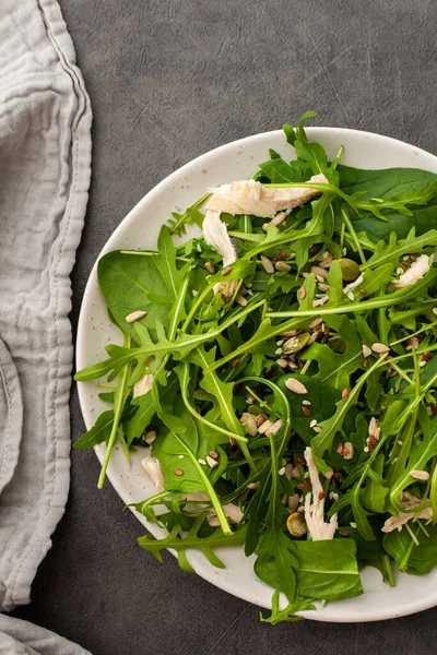 Delicious Light Salad Arugula Chicken Breast Sprinkled Various Healthy Seeds — Stock Photo, Image