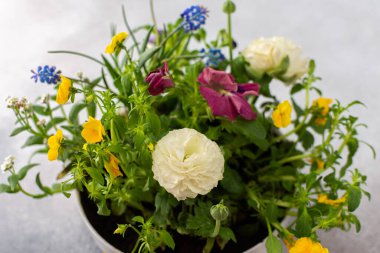 Güzel çiçekli vazo