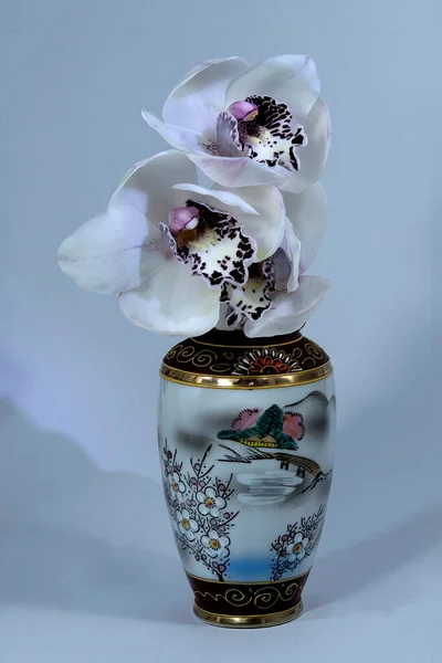 White Cymbidium Orchids Boat Orchids Closeup Asian Theme Decorative Ceramic — Stock Photo, Image