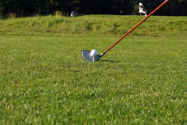 Teeing off — Stock Photo, Image