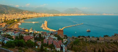 akşam harbor