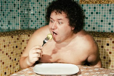 Diyet yapan komik şişman adam..