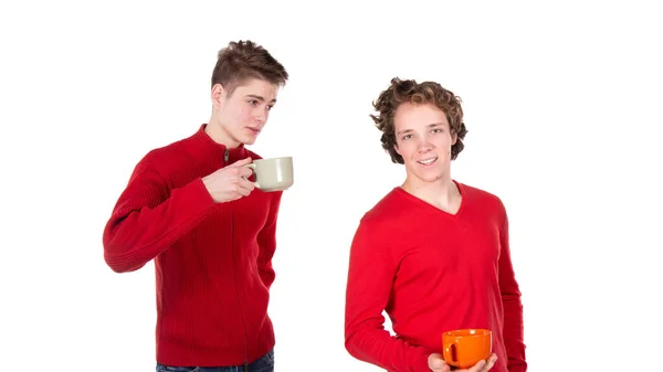 Två Attraktiva Killar Dricker Kaffe Vit Bakgrund — Stockfoto