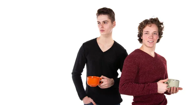 Due Ragazzi Attraenti Stanno Bevendo Caffè Fondo Bianco — Foto Stock