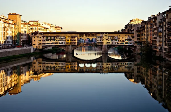 イタリアのフィレンツェにあるポンテ・ベッチョ — ストック写真