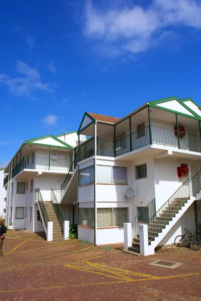 White residential house against sky — Stock Photo, Image