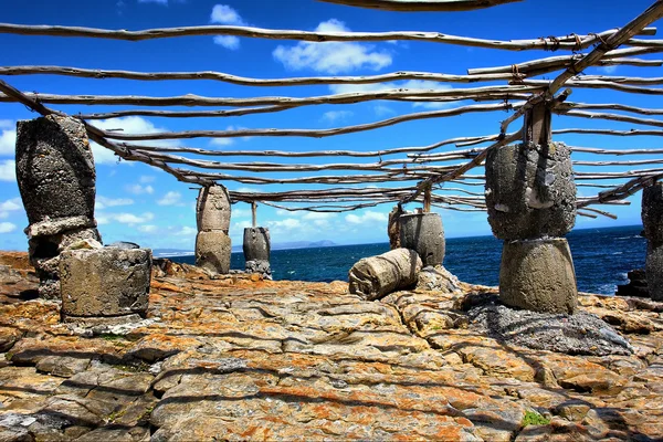 Strange stone-wood construction — Stock Photo, Image