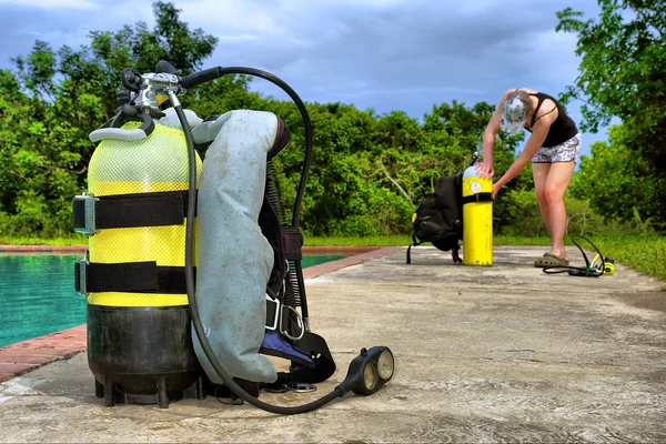 Scuba tank és női összetétele — Stock Fotó