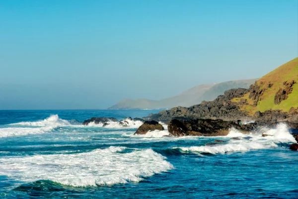 Playa de la mañana en niebla — Foto de Stock