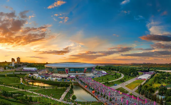 Donetsk şehir panoraması. bir tür yüksek katlı binadan — Stok fotoğraf