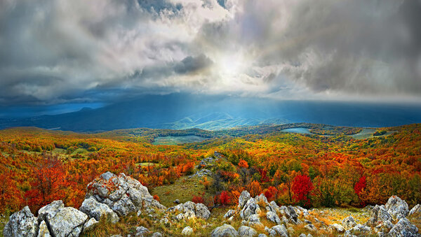 Осенние цвета в Крымских горах

